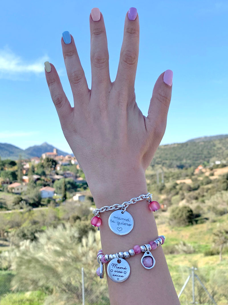 regalos-para-el-día-de-la-madre-2021-pulseras-personalizadas